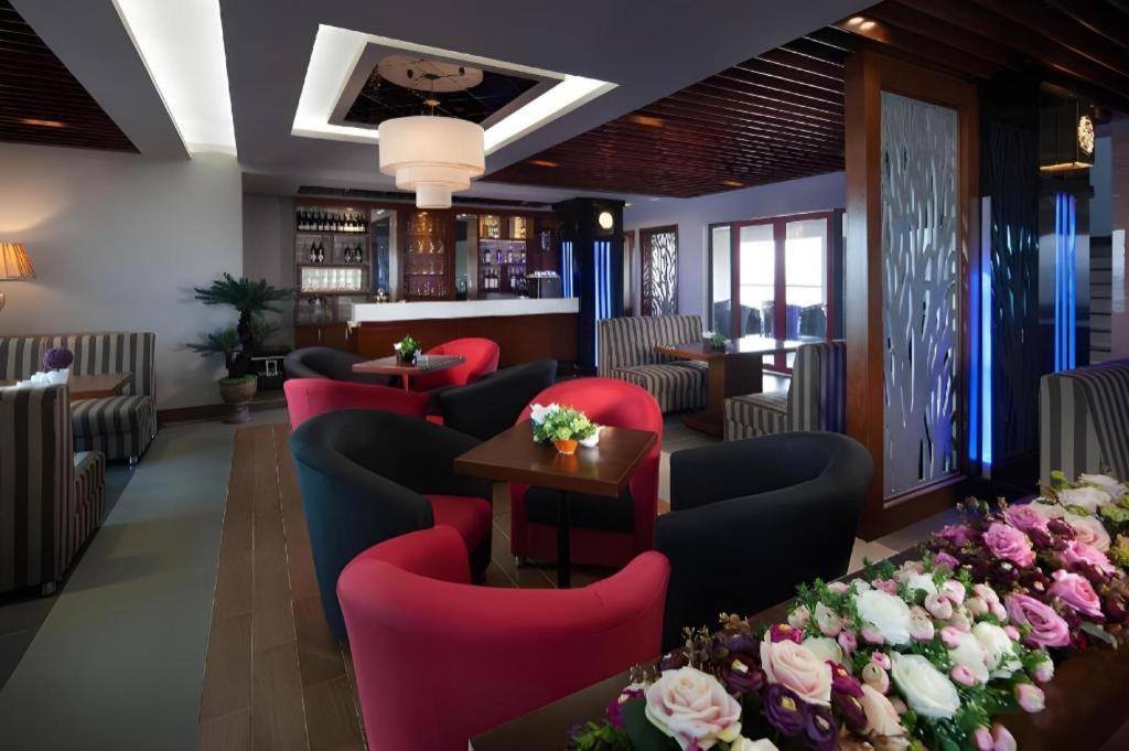 Royal Palace Hotel Tuyen Quang Exterior photo