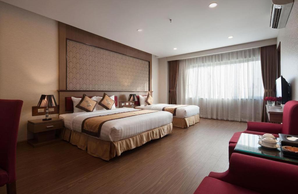 Royal Palace Hotel Tuyen Quang Exterior photo